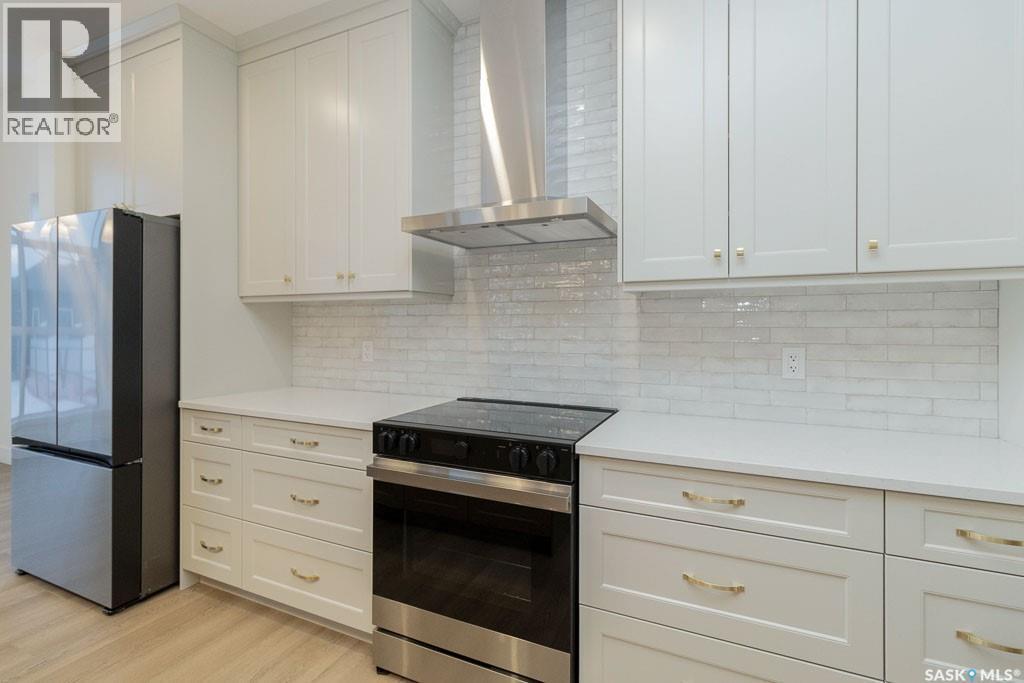 150 Mazurek Crescent, Saskatoon, SK - Indoor Photo Showing Kitchen