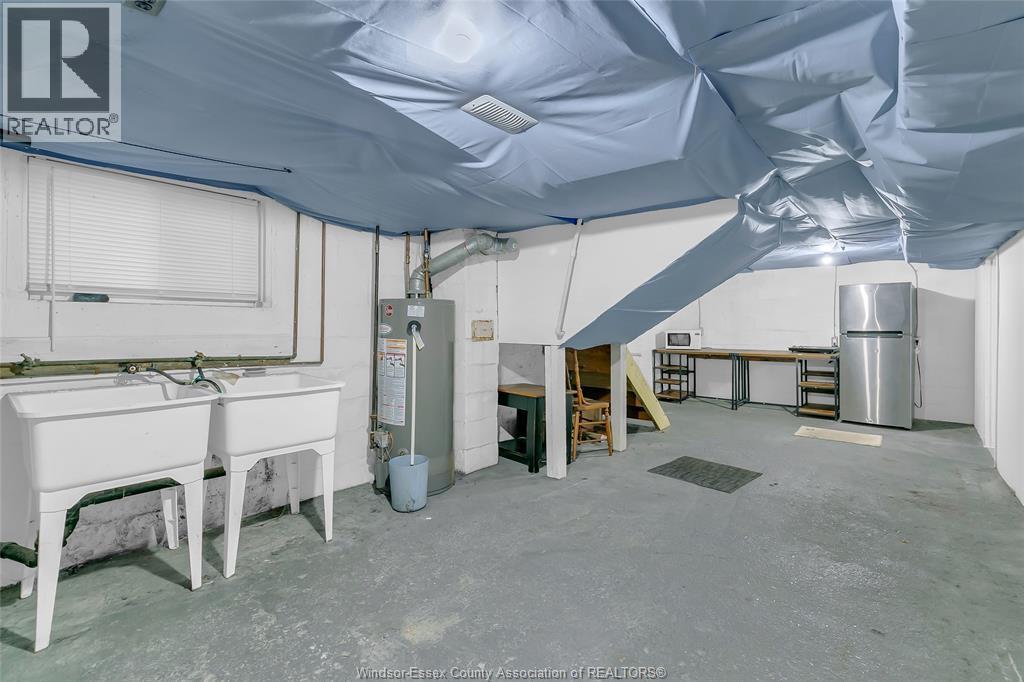 69 Shepherd, Windsor, ON - With Exterior