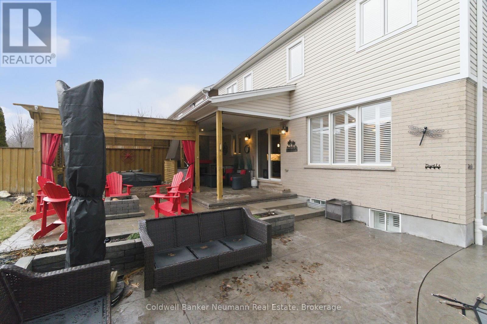 356 Falling Green Crescent, Kitchener, ON - Outdoor With Exterior