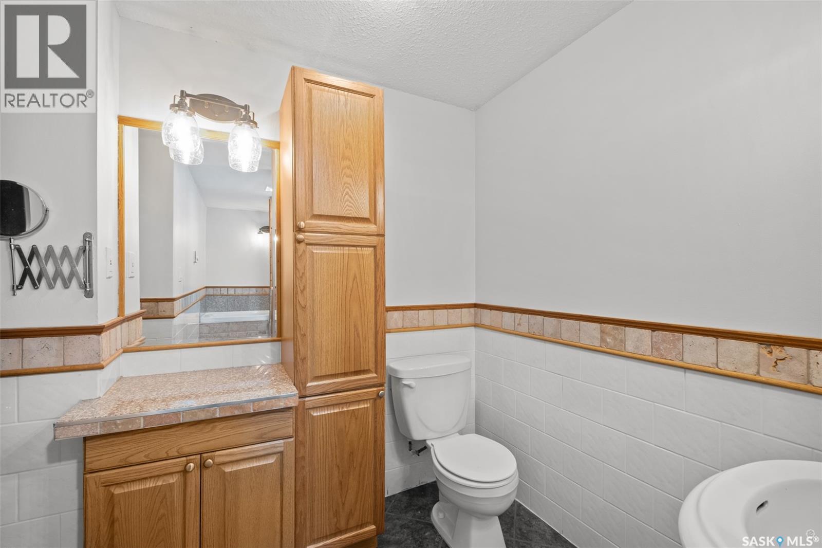 1027 4Th Street E, Prince Albert, SK - Indoor Photo Showing Bathroom
