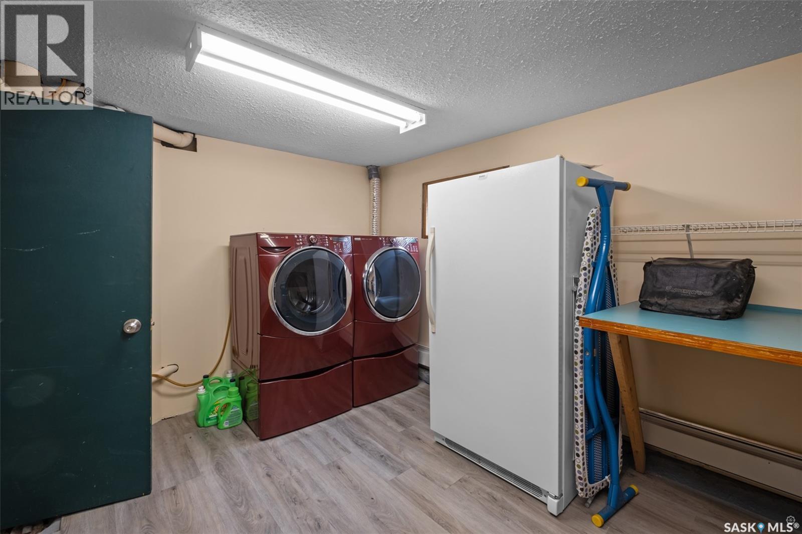 1027 4Th Street E, Prince Albert, SK - Indoor Photo Showing Laundry Room