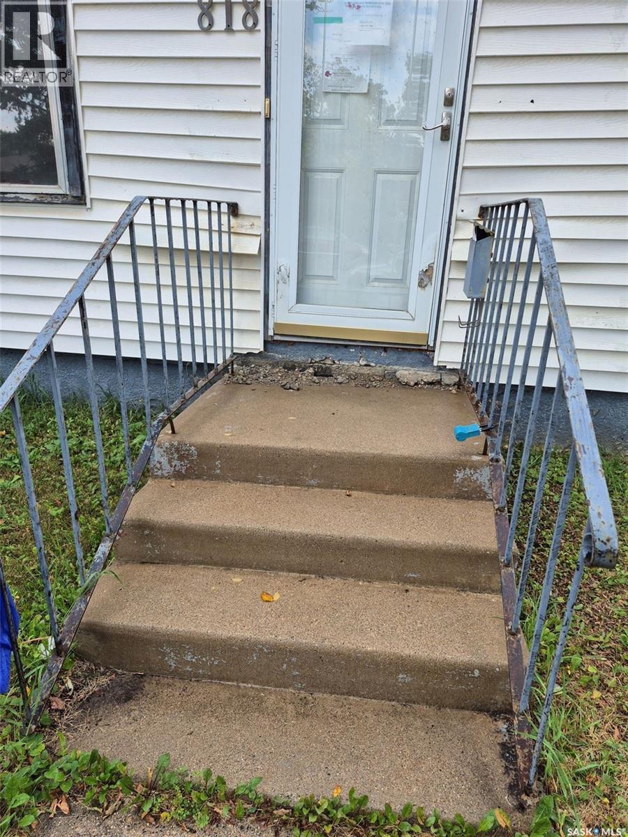 818 K Avenue N, Saskatoon, SK - Outdoor