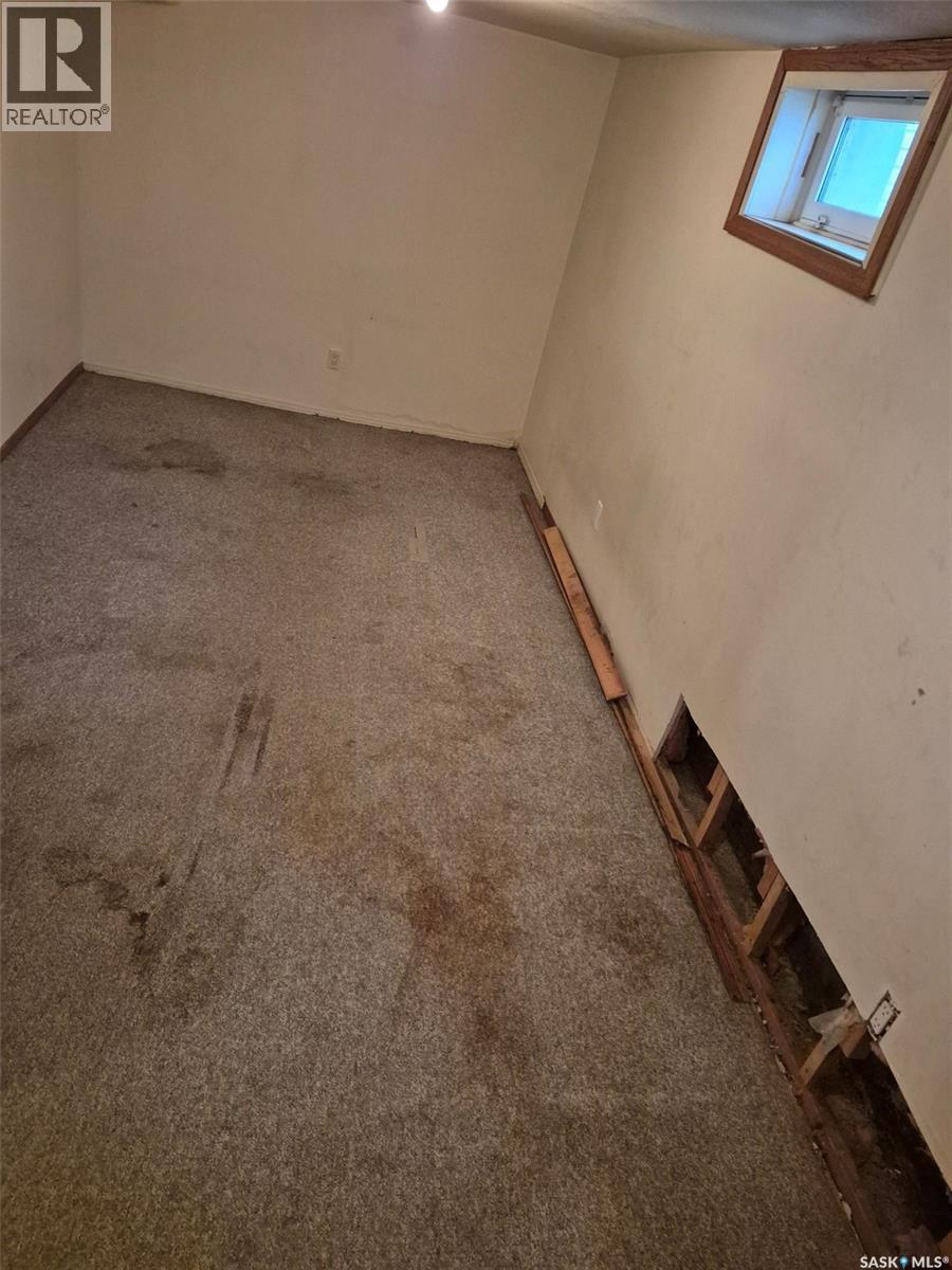 818 K Avenue N, Saskatoon, SK - Indoor Photo Showing Other Room