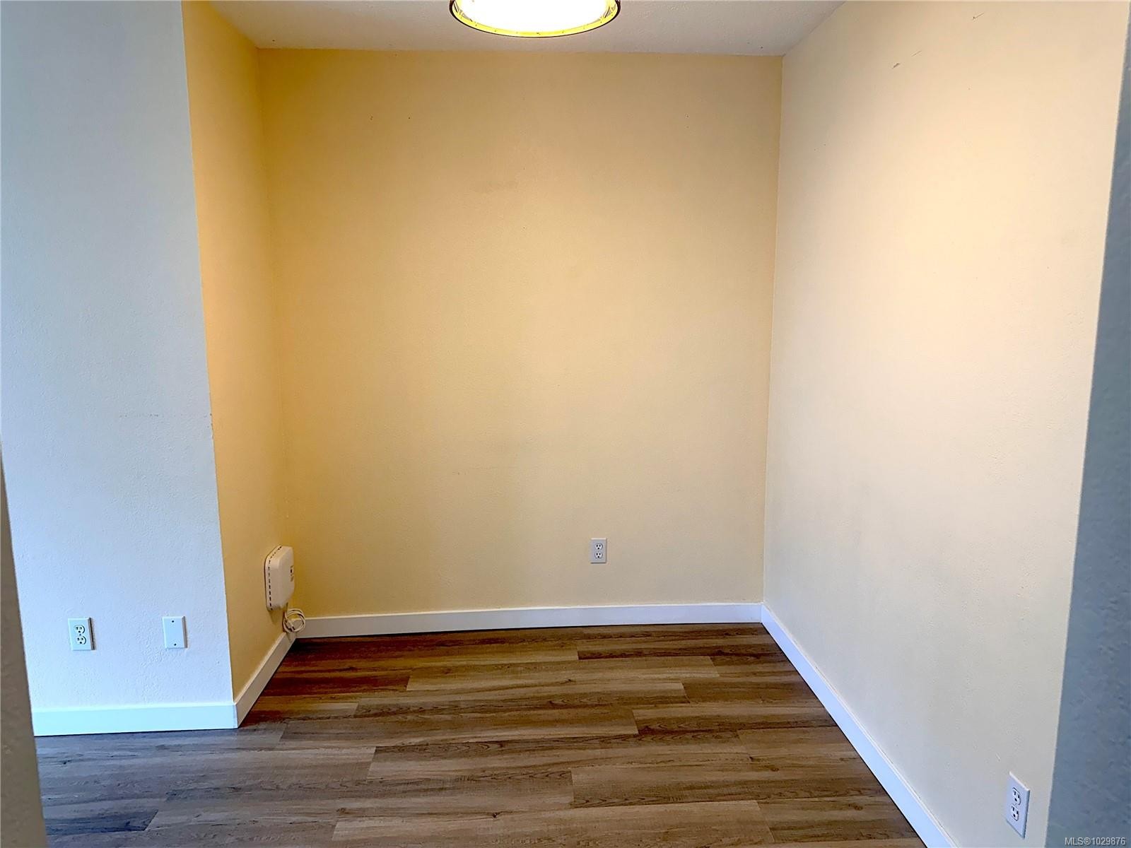 103-2425 Lewis St, Duncan, BC - Indoor Photo Showing Other Room