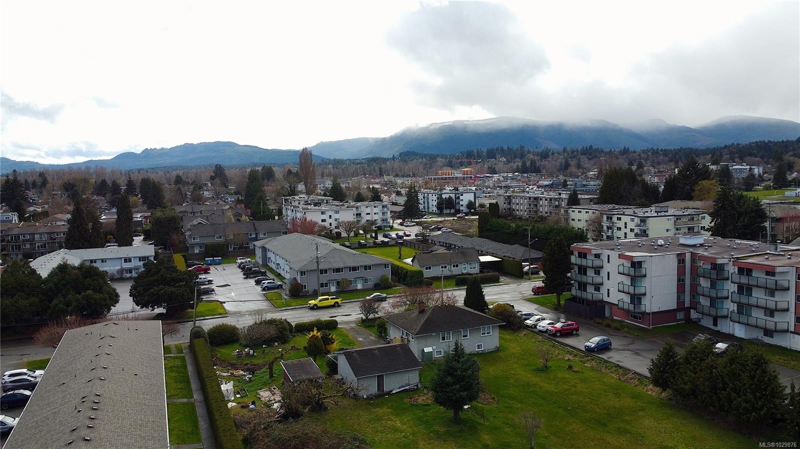 103-2425 Lewis St, Duncan, BC - Outdoor With View