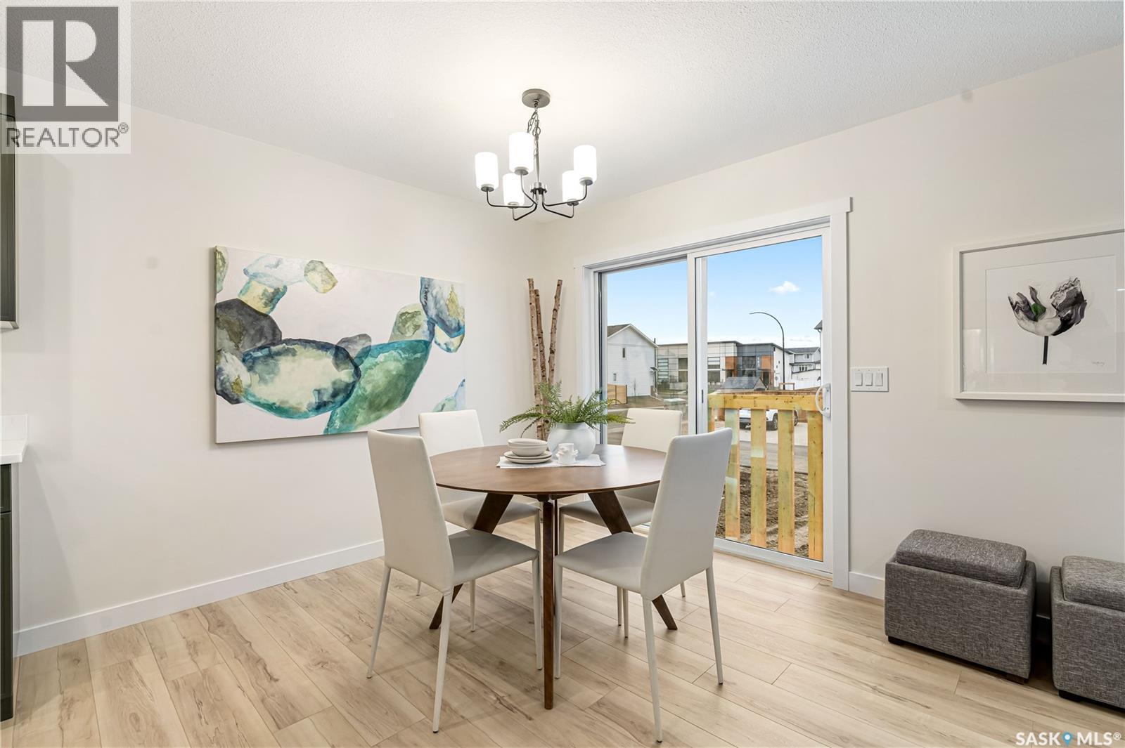 314 Katz Avenue, Saskatoon, SK - Indoor Photo Showing Dining Room