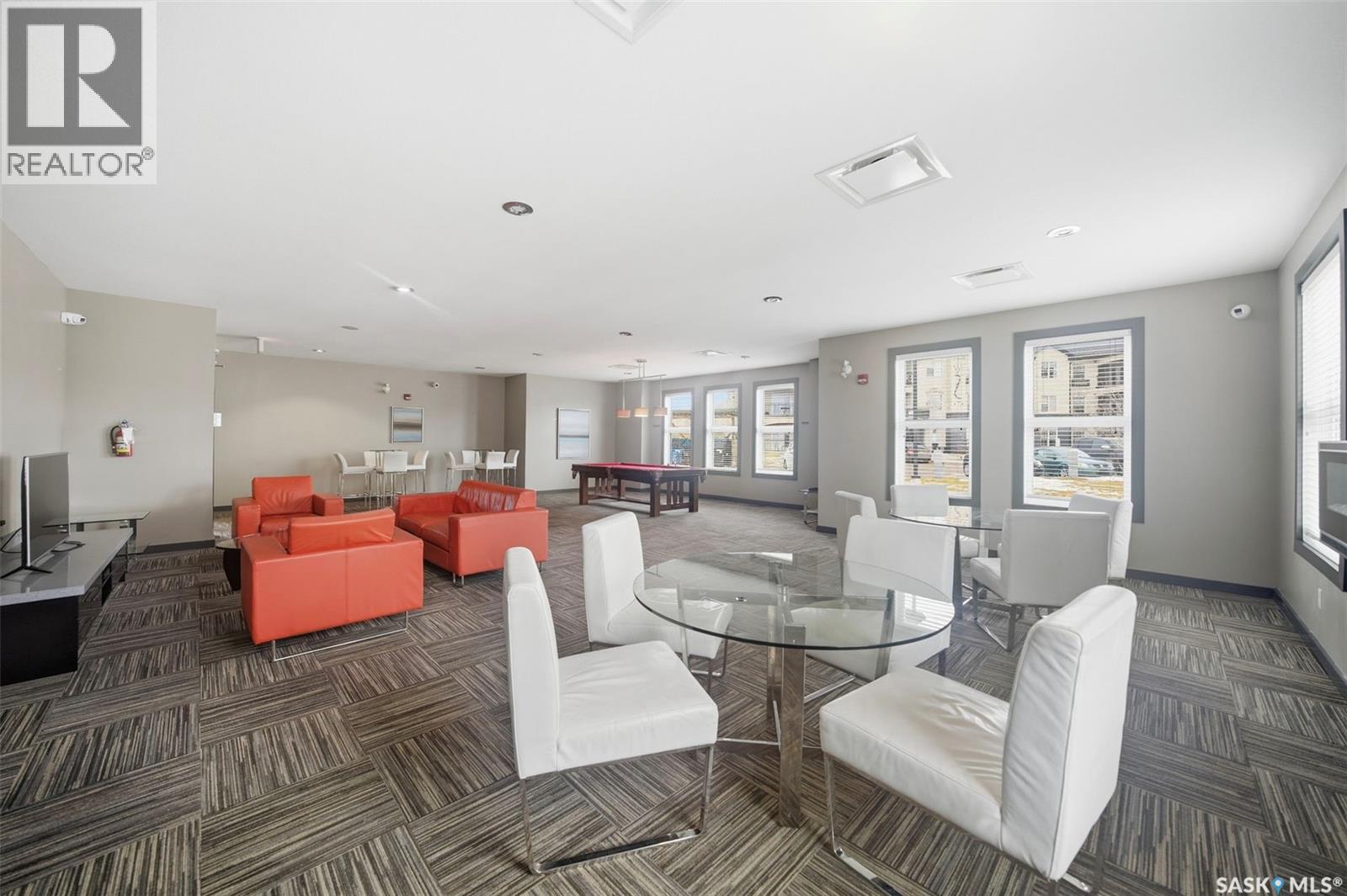 211 130 Phelps Way, Saskatoon, SK - Indoor Photo Showing Dining Room