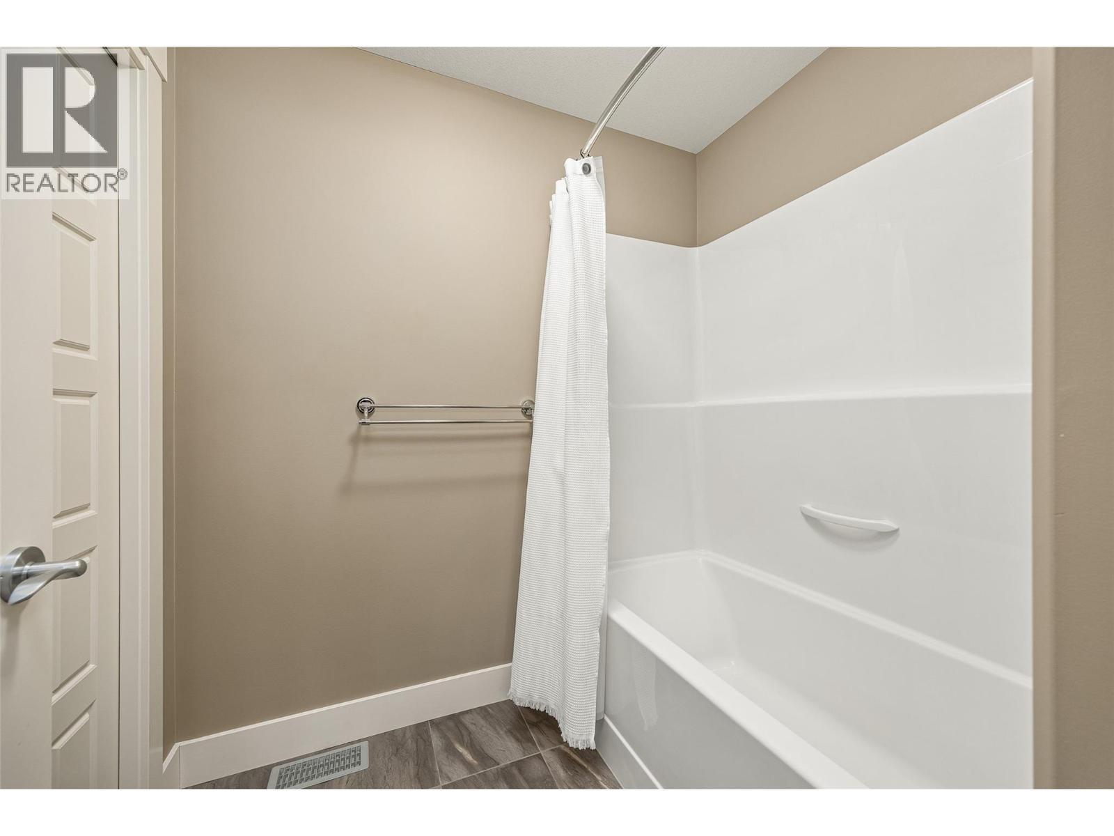 1768 Split Rail Place, Kelowna, BC - Indoor Photo Showing Bathroom