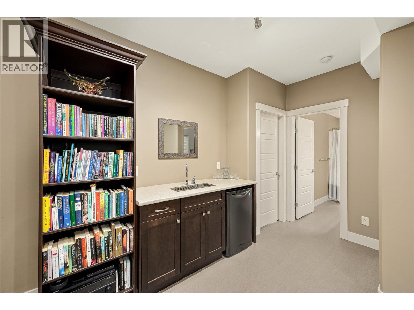 1768 Split Rail Place, Kelowna, BC - Indoor