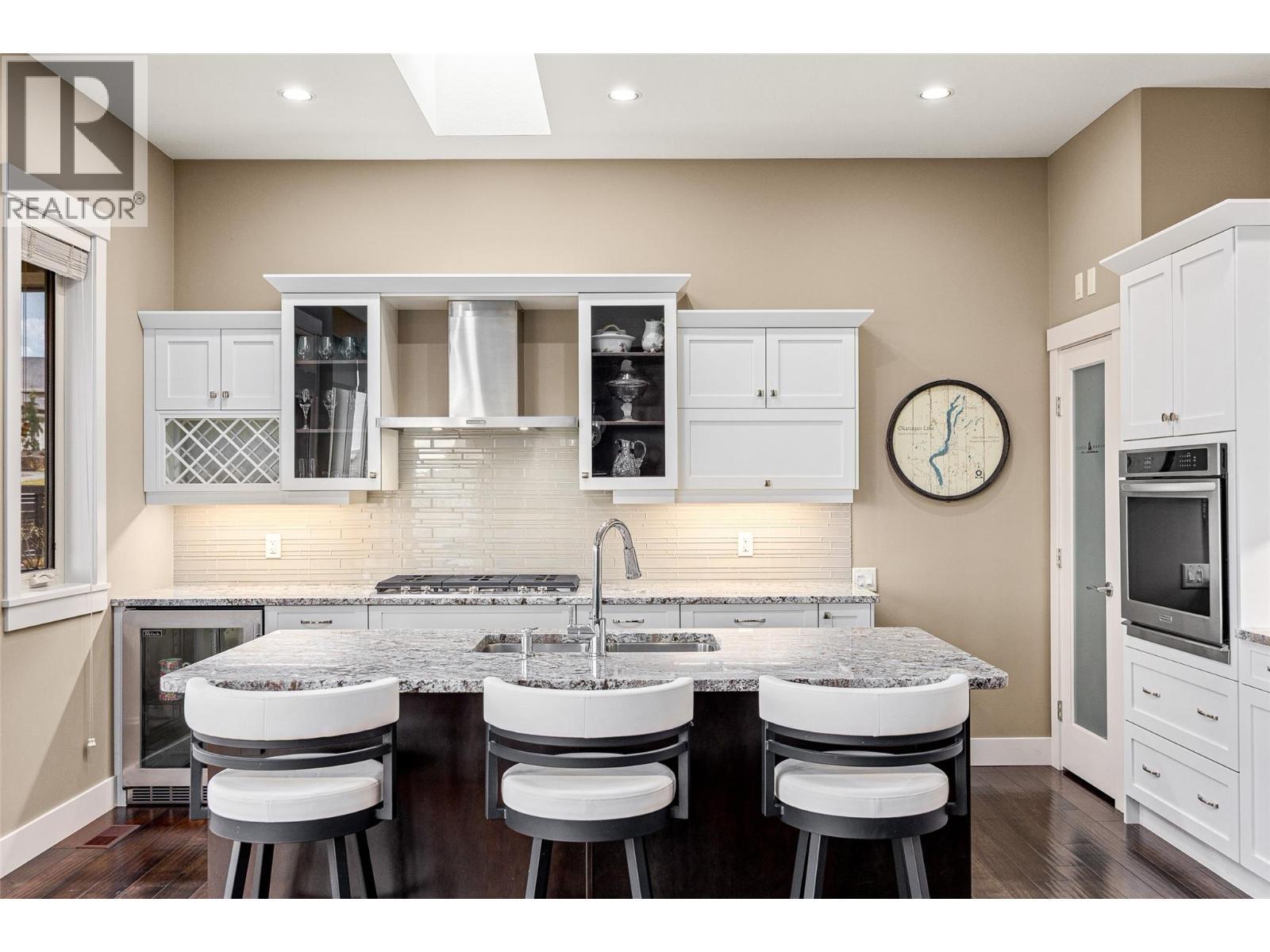 1768 Split Rail Place, Kelowna, BC - Indoor Photo Showing Dining Room