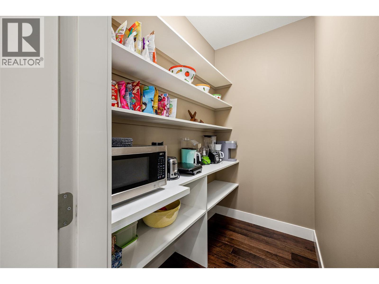 1768 Split Rail Place, Kelowna, BC - Indoor