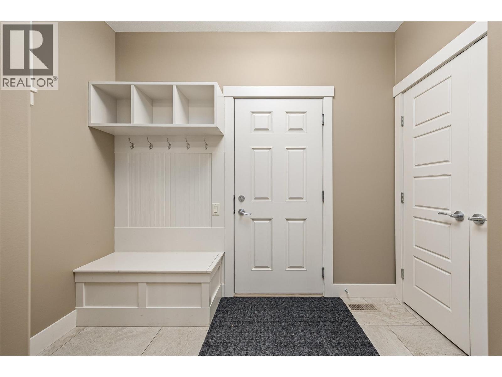 1768 Split Rail Place, Kelowna, BC - Indoor