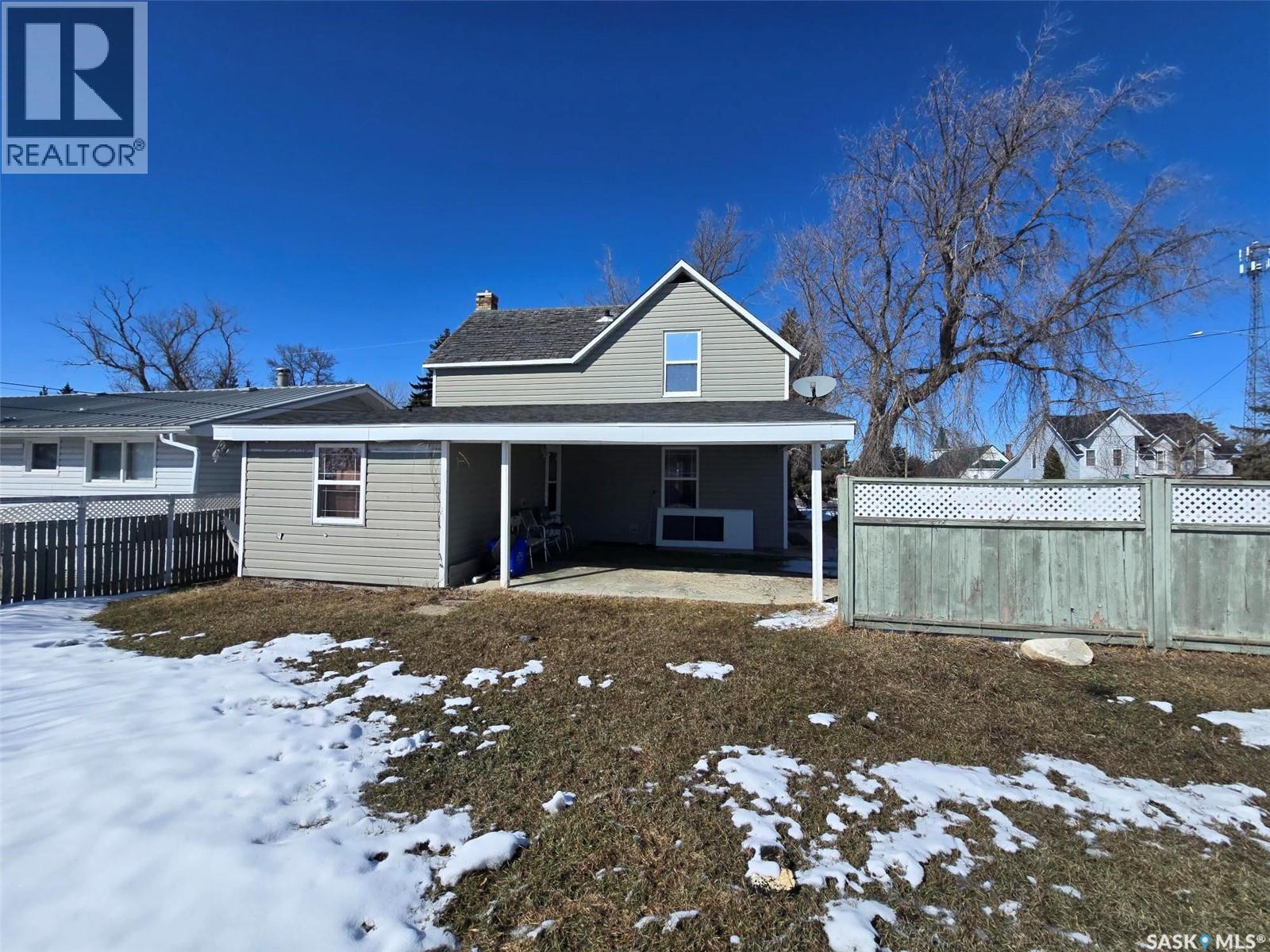 298 7Th Avenue, Broadview, SK - Outdoor