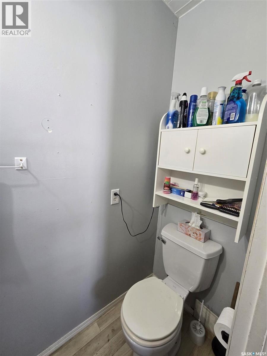 298 7Th Avenue, Broadview, SK - Indoor Photo Showing Bathroom