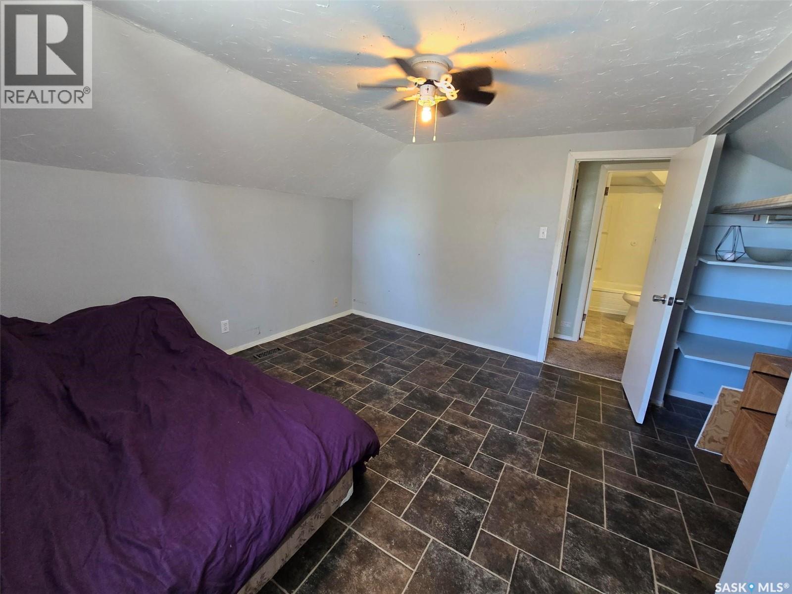 298 7Th Avenue, Broadview, SK - Indoor