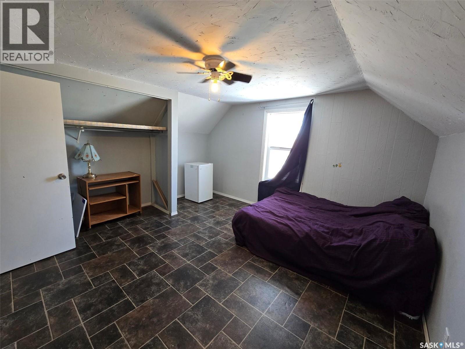 298 7Th Avenue, Broadview, SK - Indoor