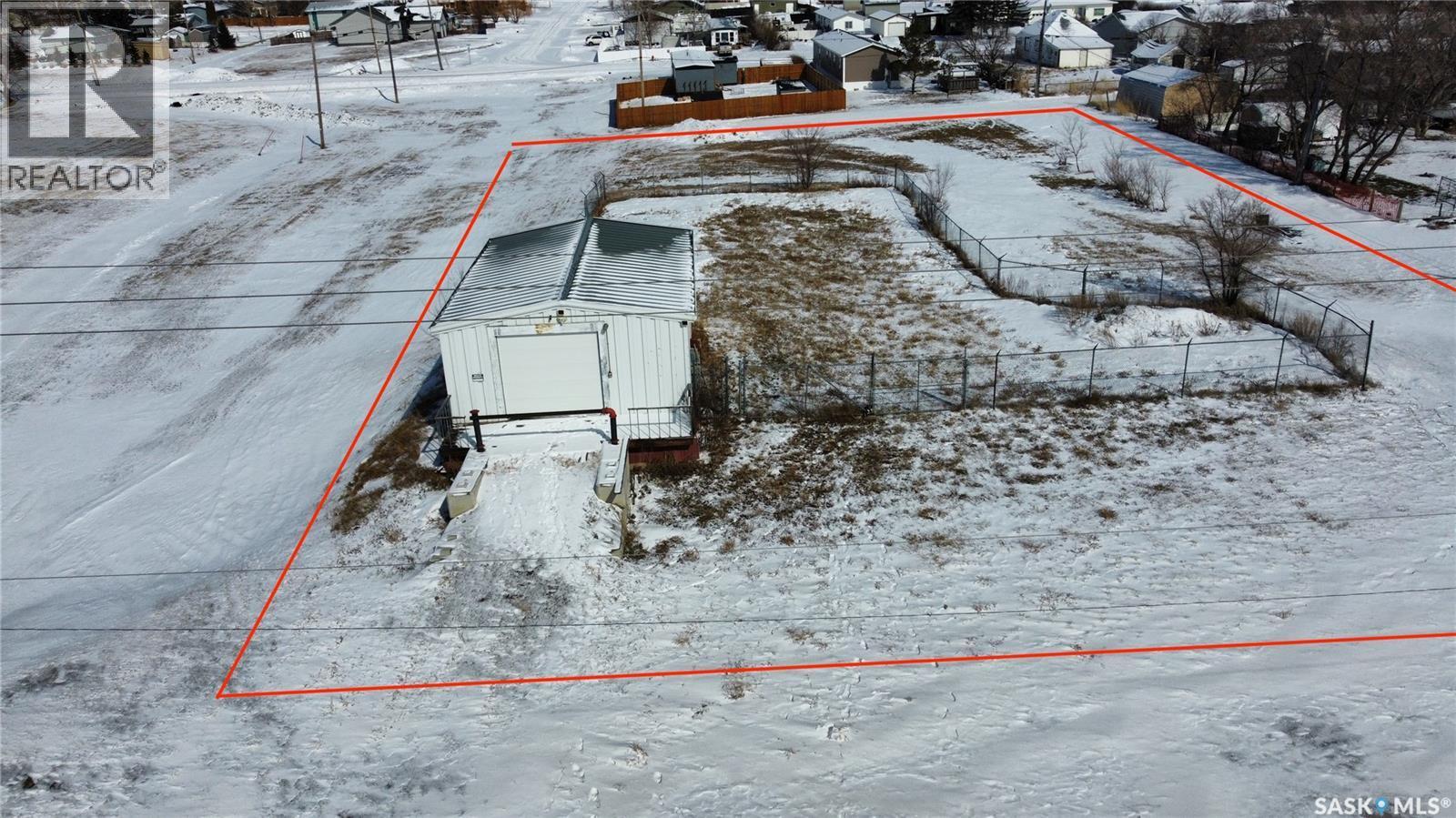 901 Railway Avenue, Hanley, SK