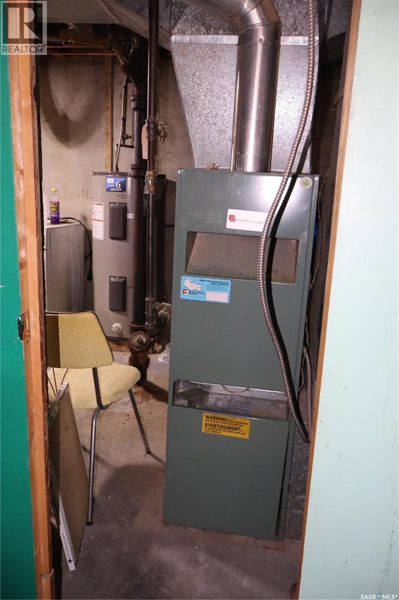11 4Th Street, Willow Bunch, SK - Indoor Photo Showing Basement