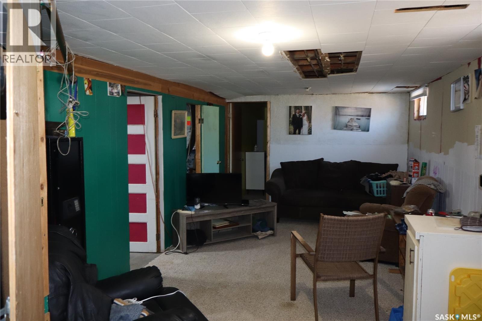 11 4Th Street, Willow Bunch, SK - Indoor