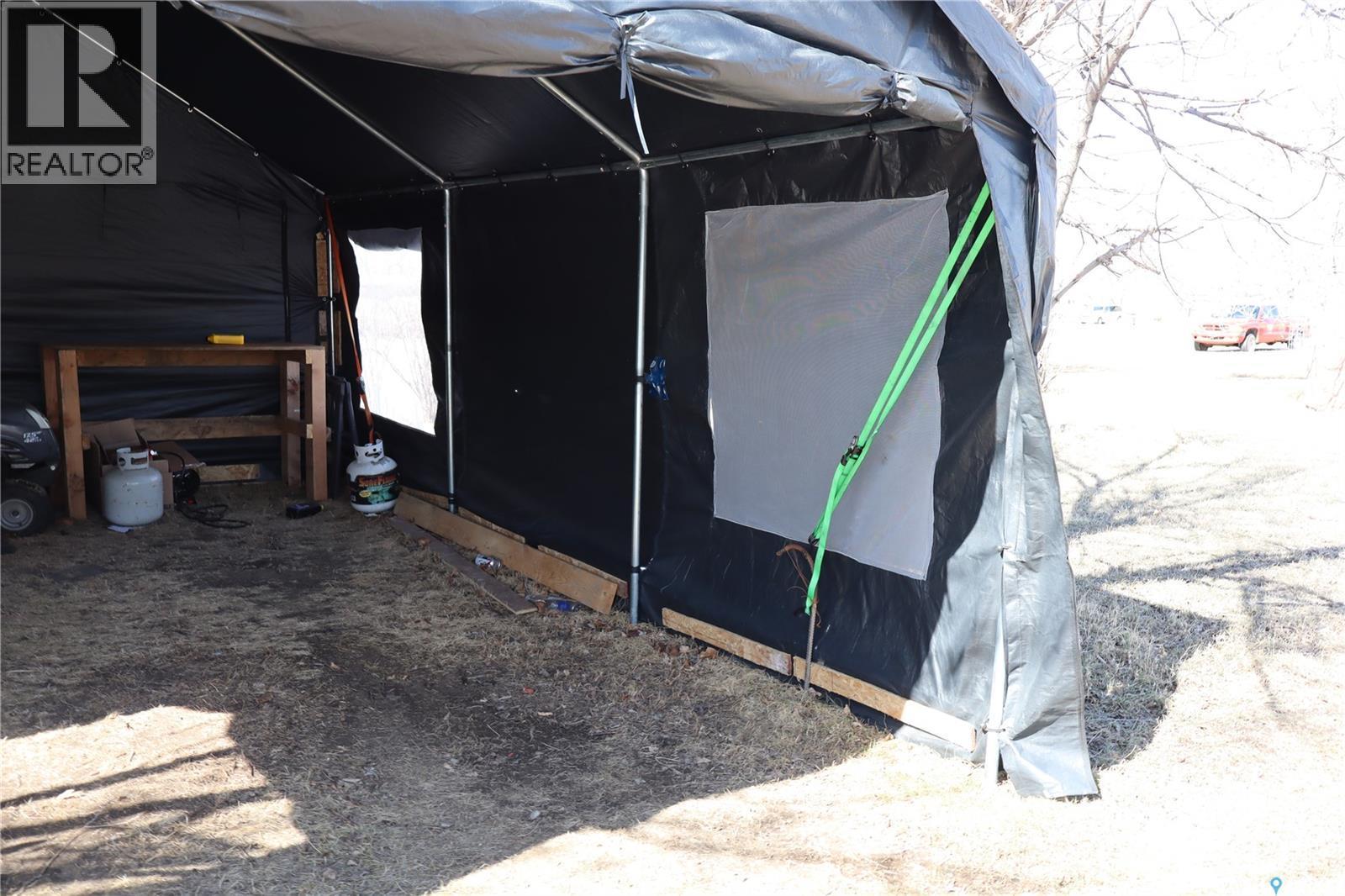 11 4Th Street, Willow Bunch, SK - Outdoor