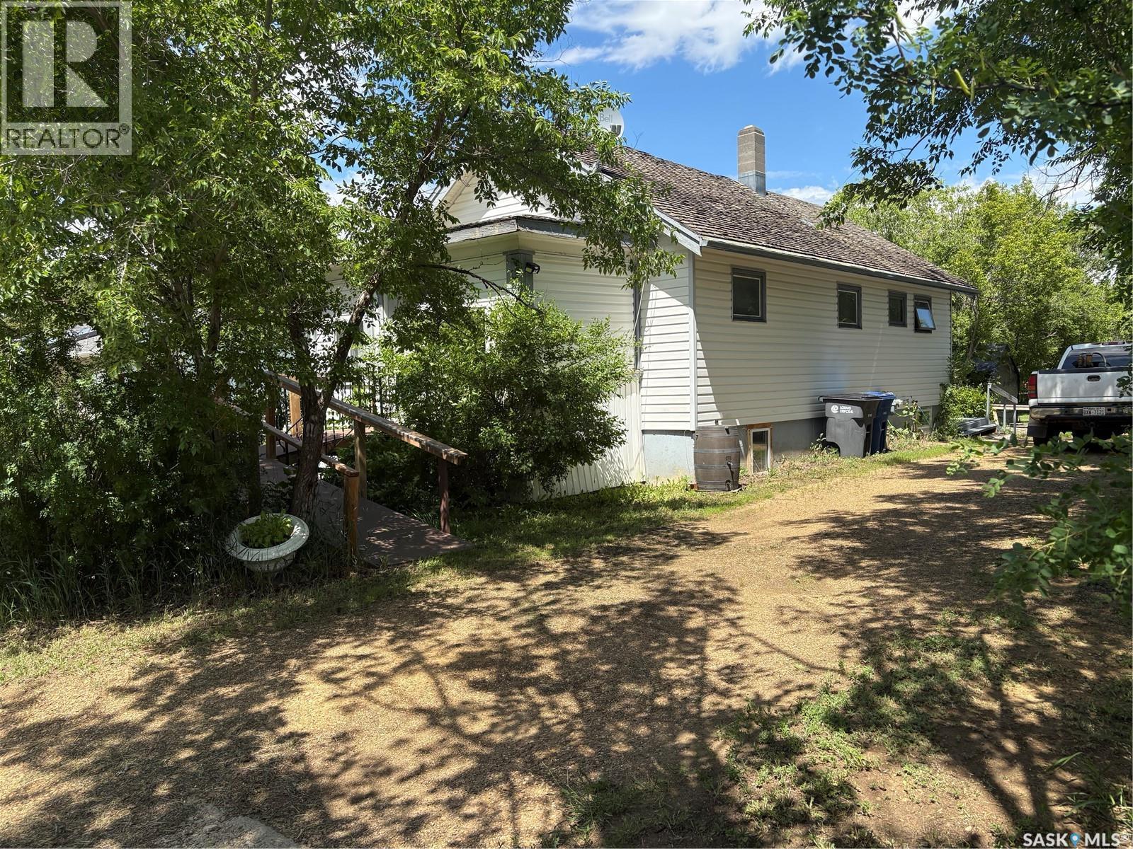 11 4Th Street, Willow Bunch, SK