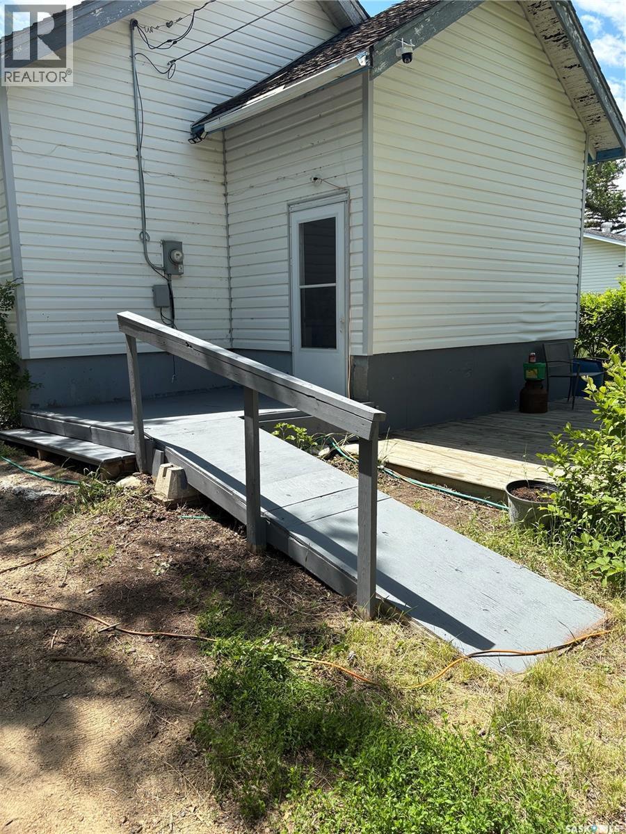 11 4Th Street, Willow Bunch, SK