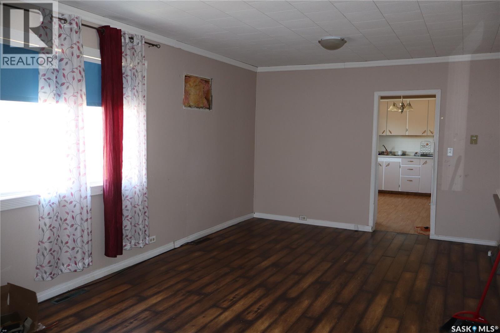 11 4Th Street, Willow Bunch, SK