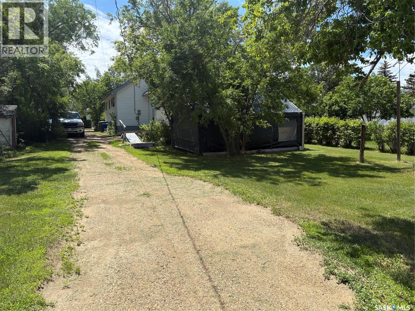 11 4Th Street, Willow Bunch, SK