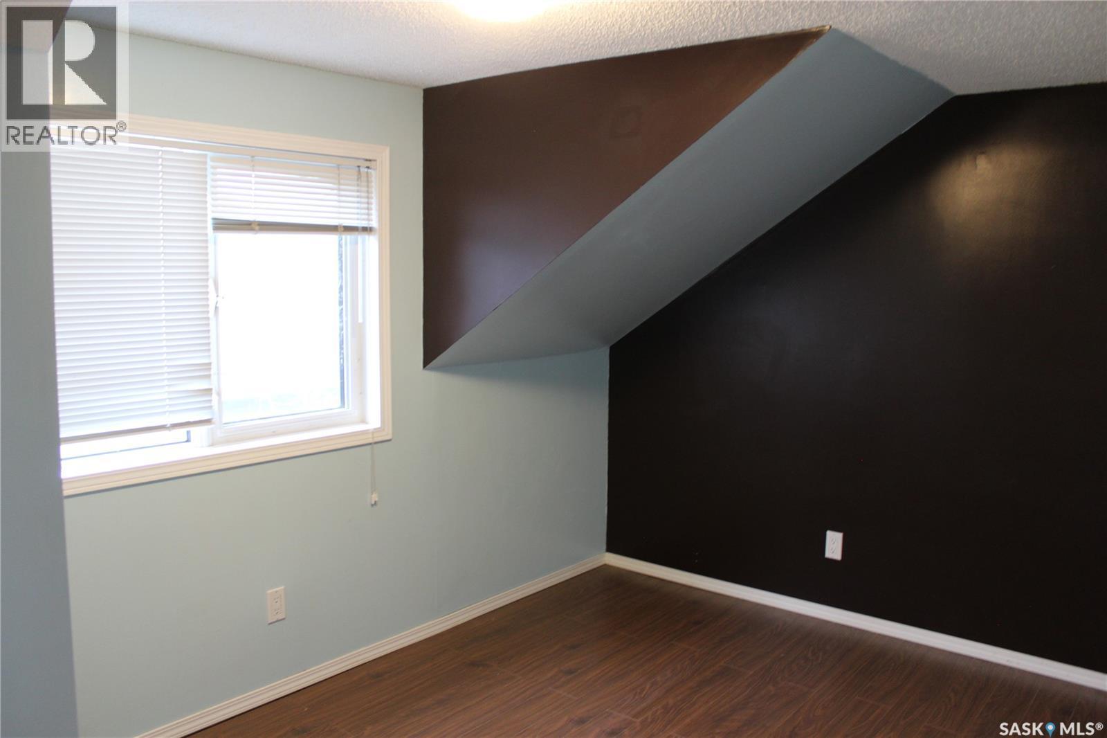 120 Main Street, Midale, SK - Indoor Photo Showing Other Room