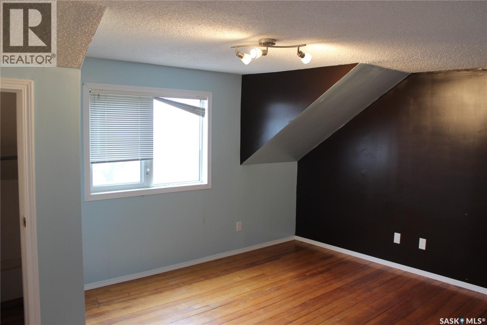 120 Main Street, Midale, SK - Indoor Photo Showing Other Room