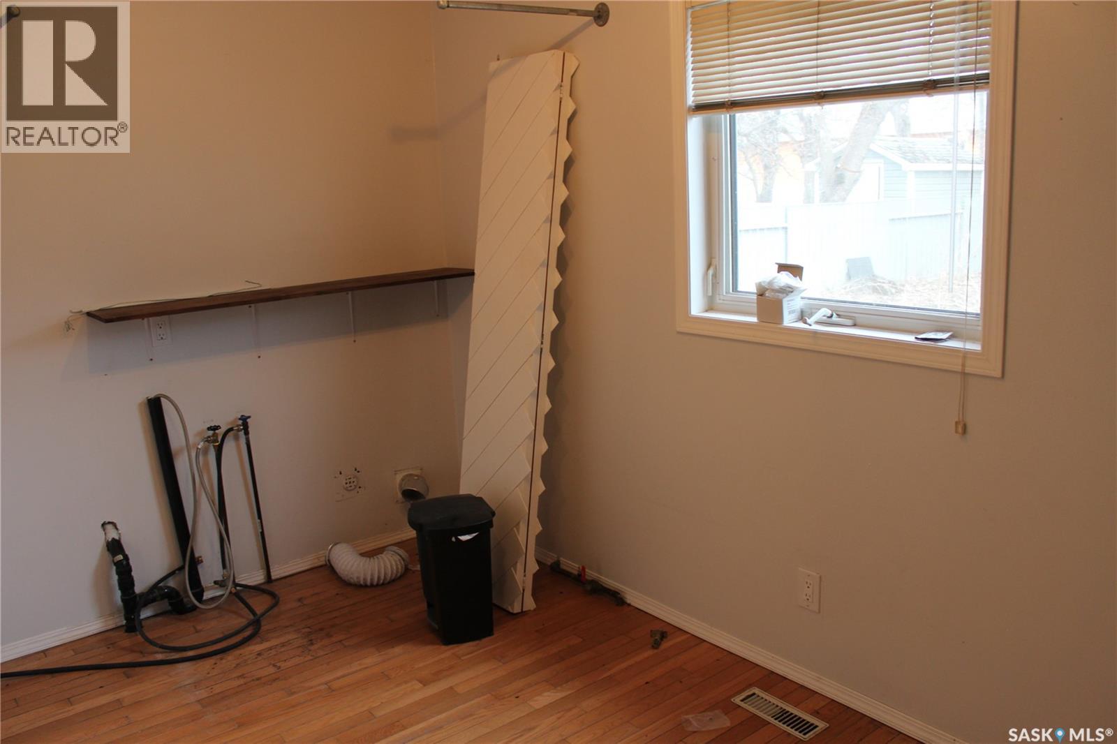 120 Main Street, Midale, SK - Indoor Photo Showing Other Room