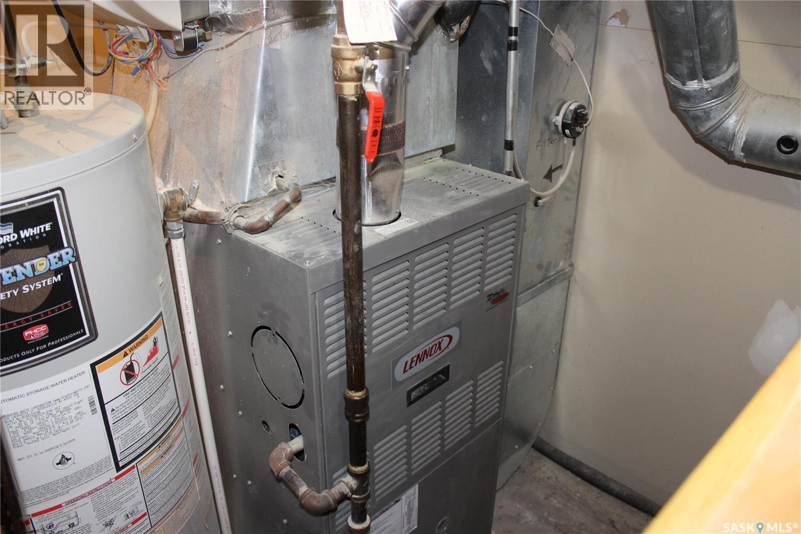 120 Main Street, Midale, SK - Indoor Photo Showing Basement