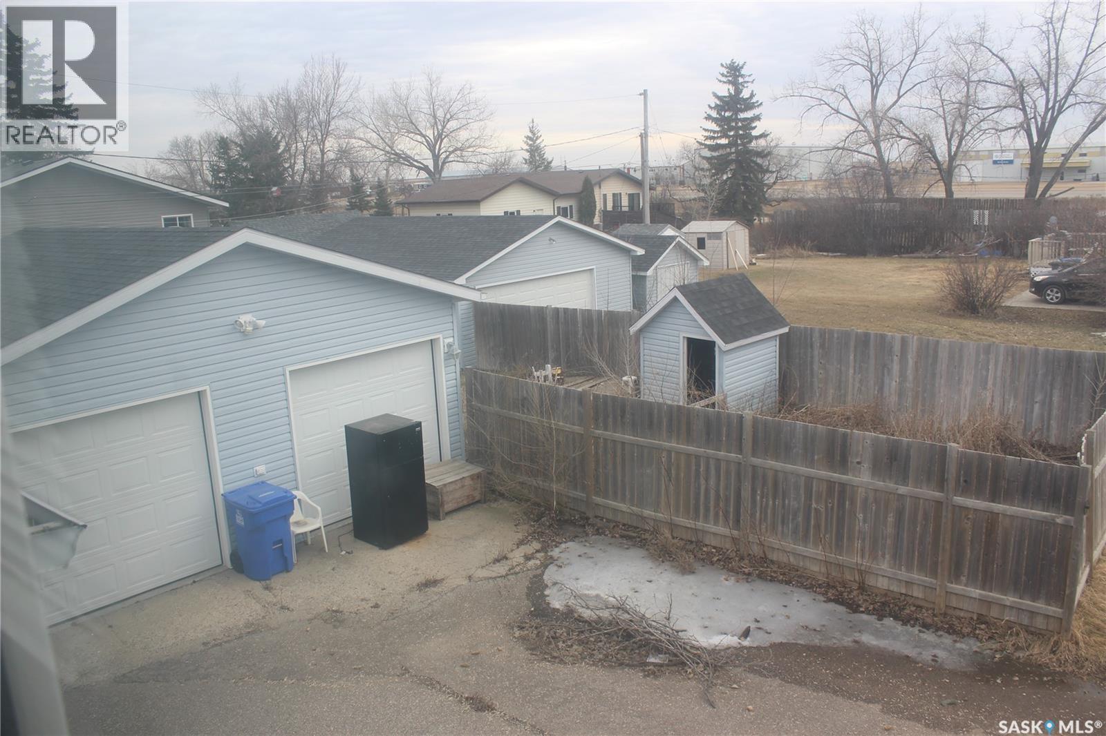 120 Main Street, Midale, SK - Outdoor