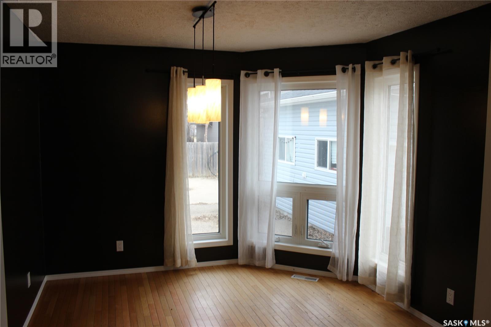 120 Main Street, Midale, SK - Indoor Photo Showing Other Room