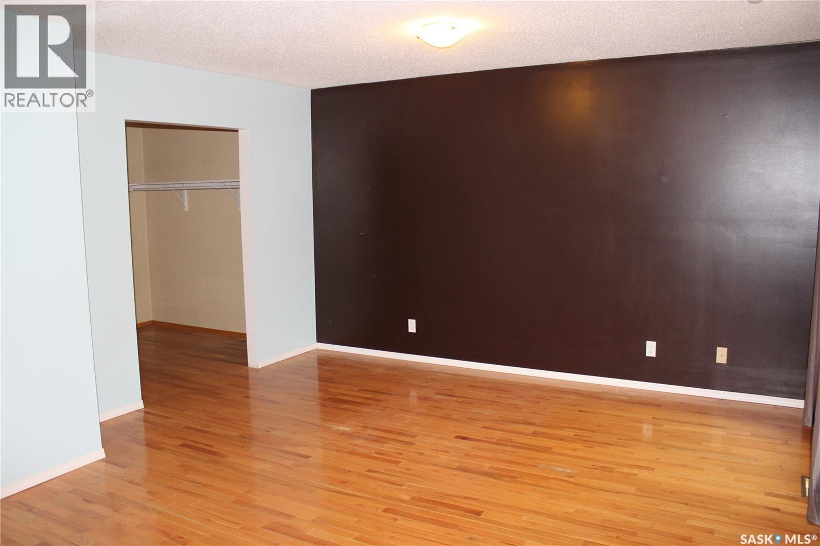 120 Main Street, Midale, SK - Indoor Photo Showing Other Room