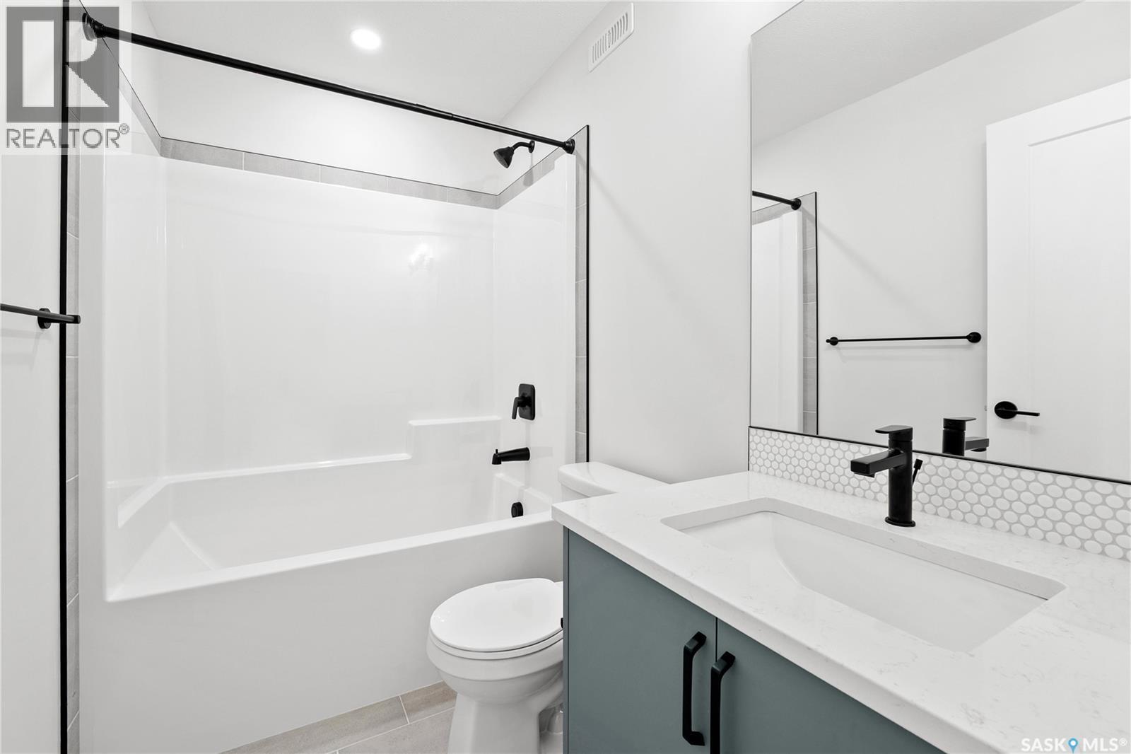 213 Yuel Lane, Saskatoon, SK - Indoor Photo Showing Bathroom