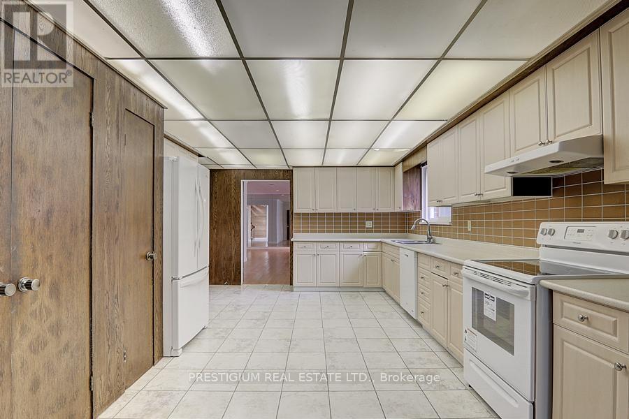 57 Laureleaf Road, Markham, ON - Indoor Photo Showing Kitchen