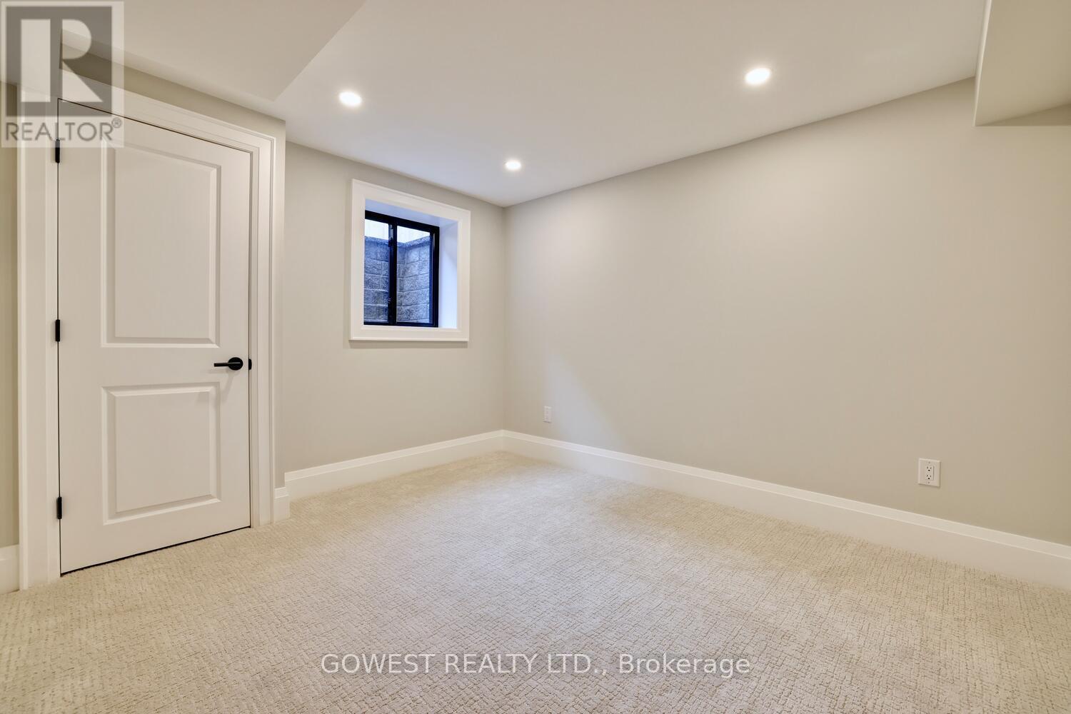 981 Valdese Drive, Mississauga, ON - Indoor Photo Showing Other Room