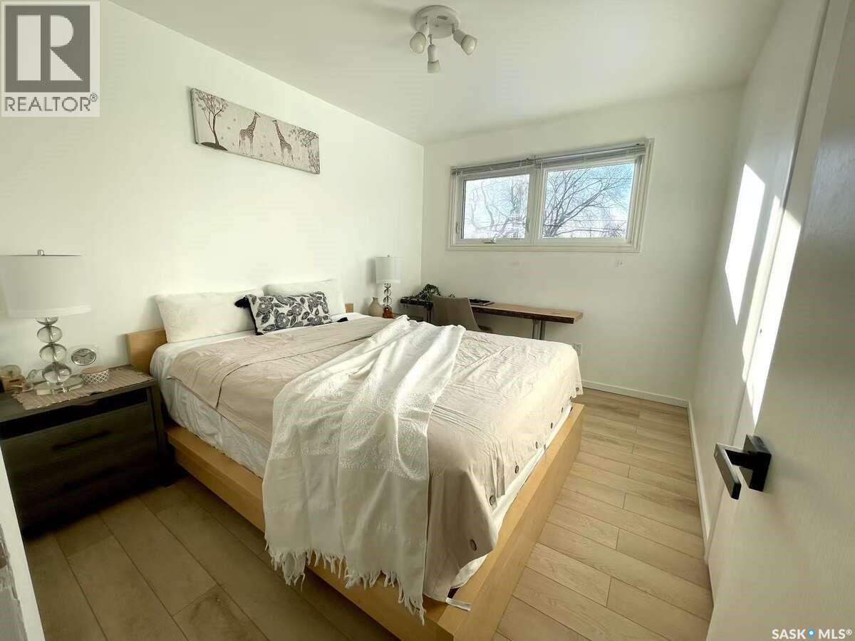 7227 6Th Avenue, Regina, SK - Indoor Photo Showing Bedroom