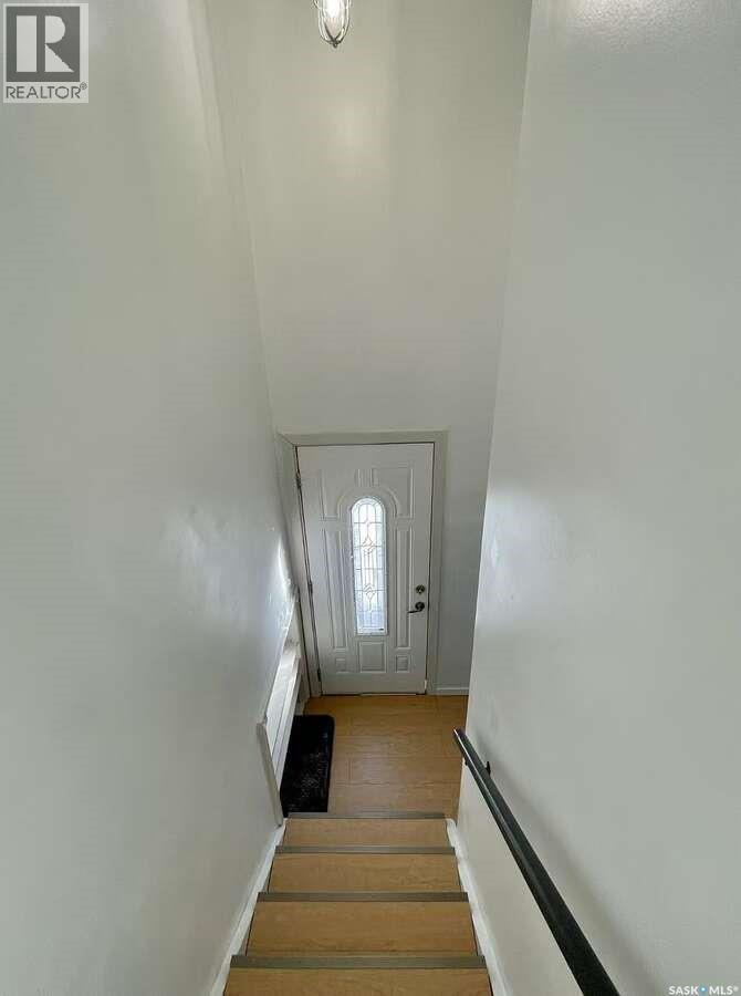 7227 6Th Avenue, Regina, SK - Indoor Photo Showing Other Room