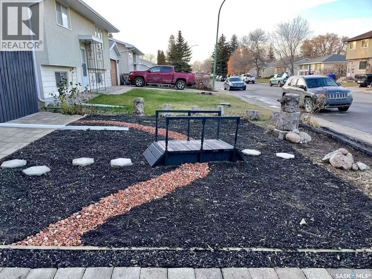 7227 6Th Avenue, Regina, SK - Outdoor