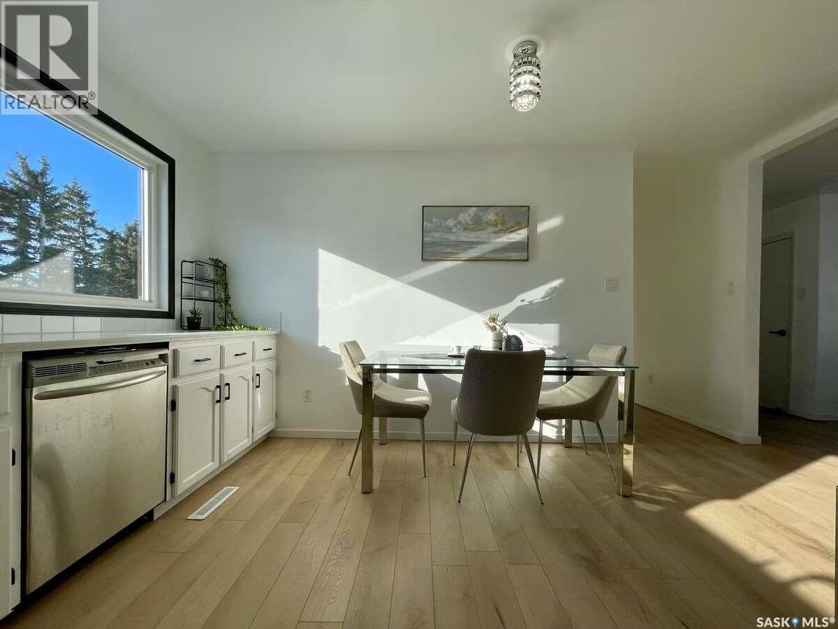 7227 6Th Avenue, Regina, SK - Indoor Photo Showing Other Room