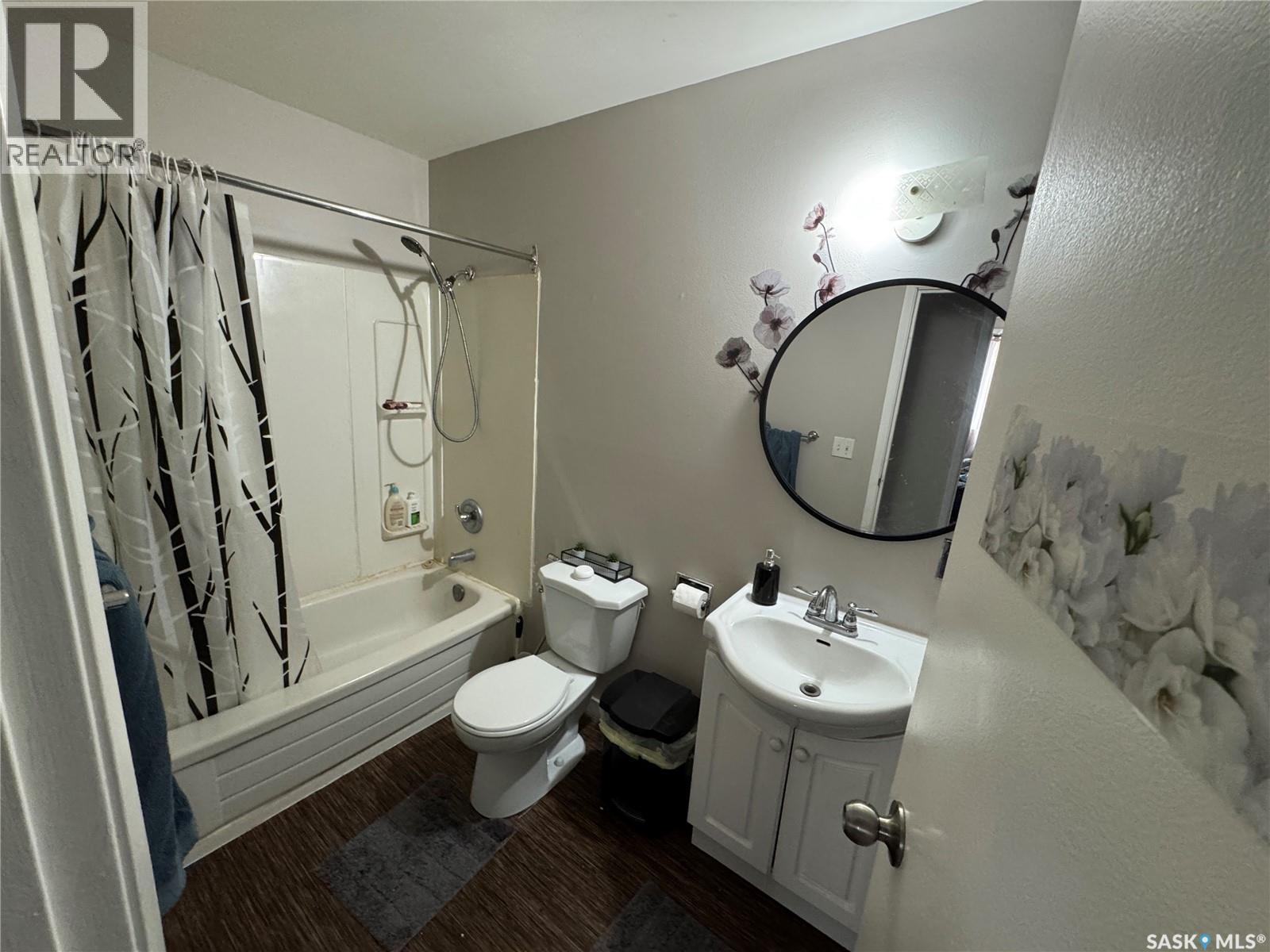 4158 Castle Road, Regina, SK - Indoor Photo Showing Bathroom