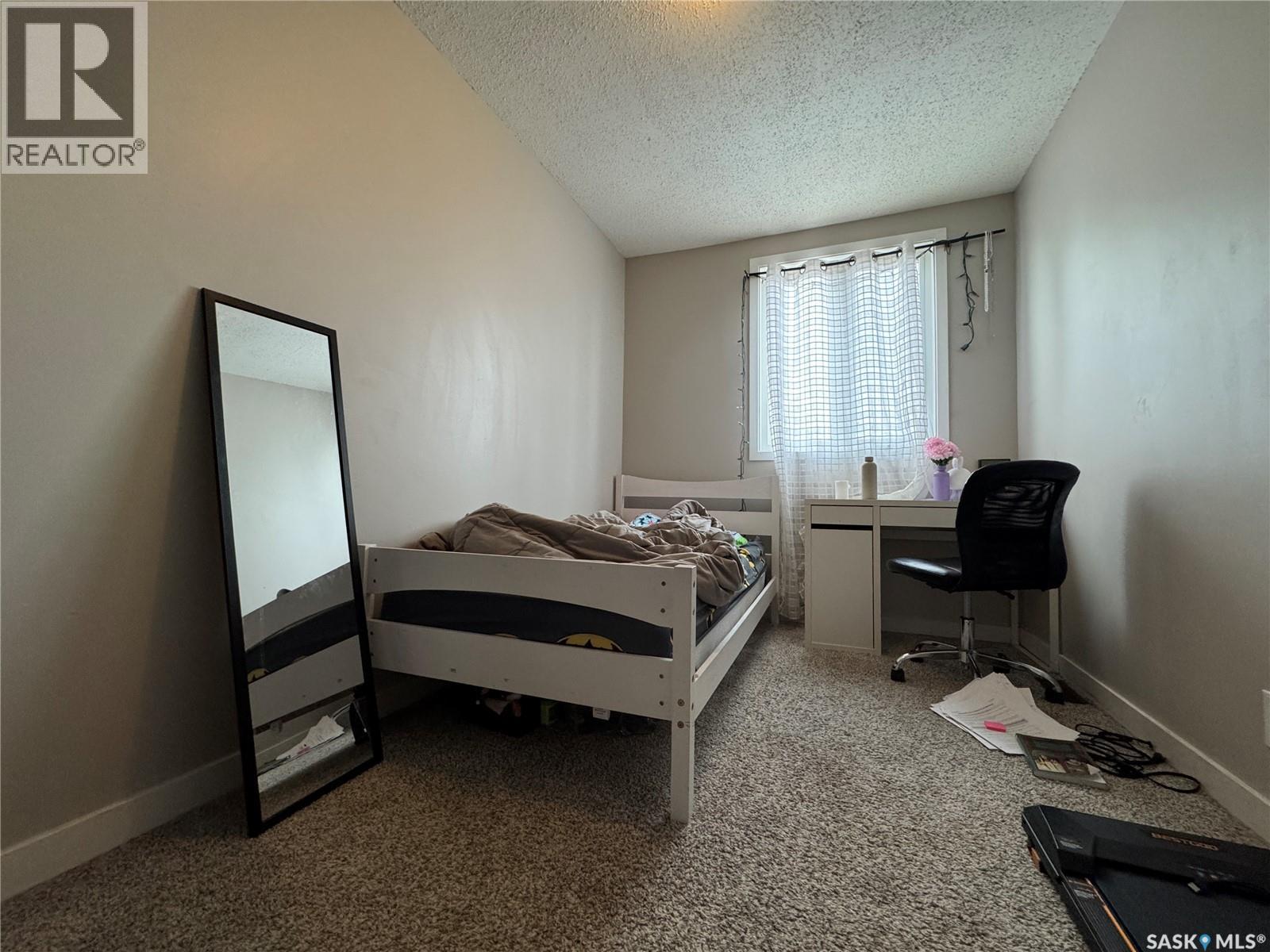 4158 Castle Road, Regina, SK - Indoor Photo Showing Bedroom