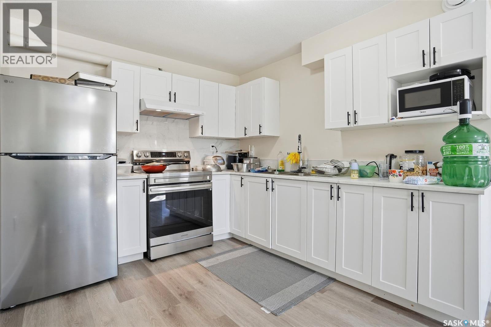 505 L Avenue N, Saskatoon, SK - Indoor Photo Showing Kitchen