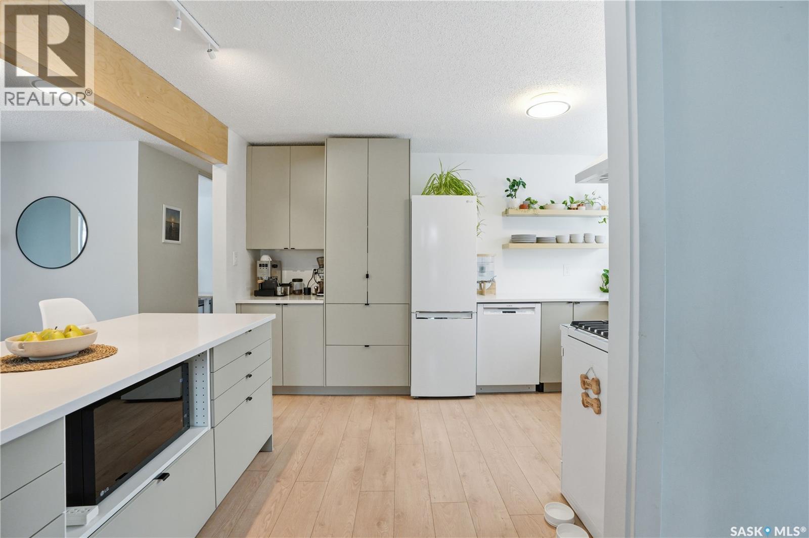 2 Ling Street, Saskatoon, SK - Indoor Photo Showing Kitchen