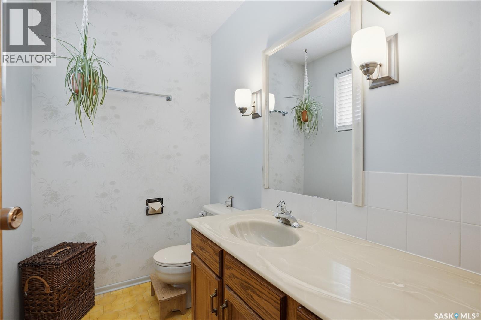 2 Ling Street, Saskatoon, SK - Indoor Photo Showing Bathroom