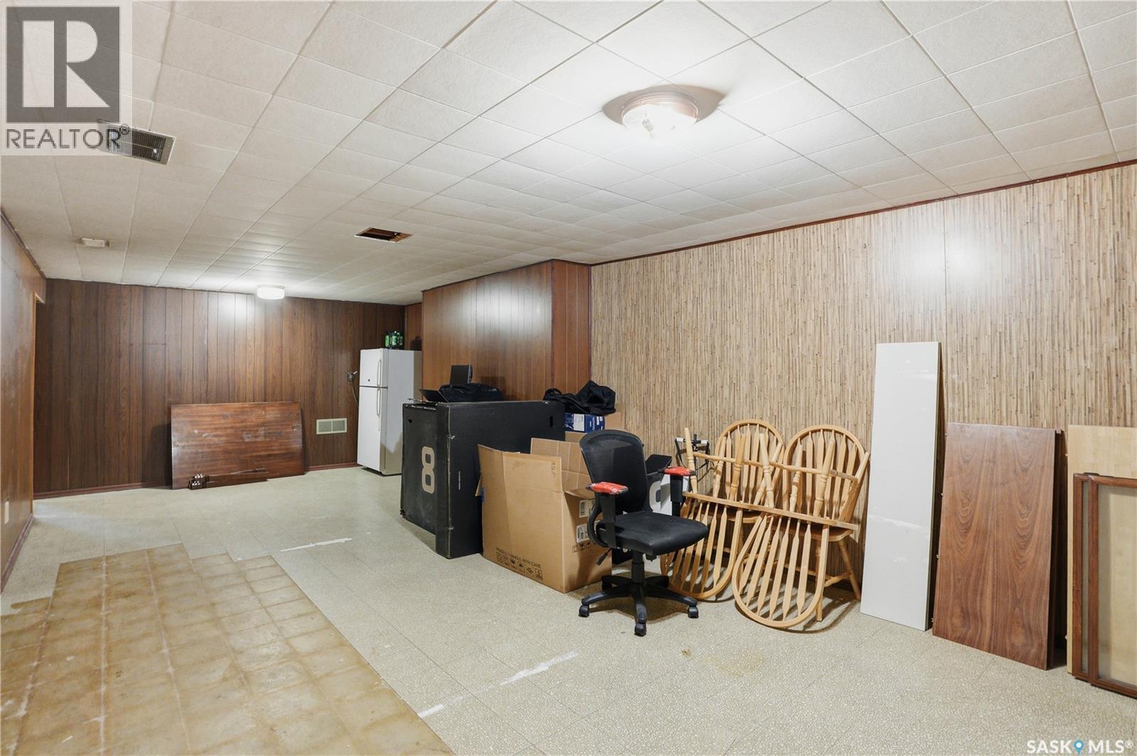 2 Ling Street, Saskatoon, SK - Indoor