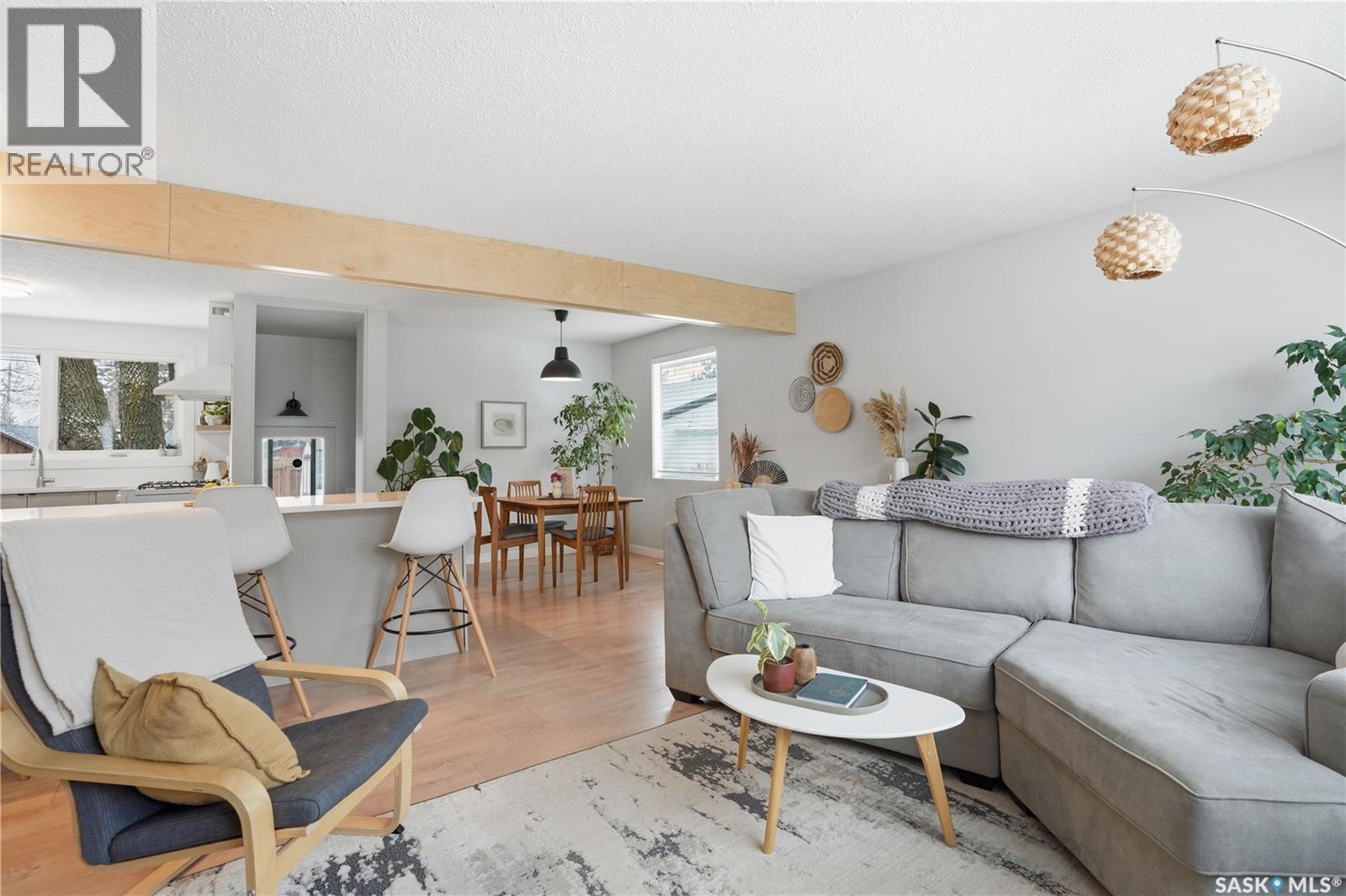 2 Ling Street, Saskatoon, SK - Indoor Photo Showing Living Room