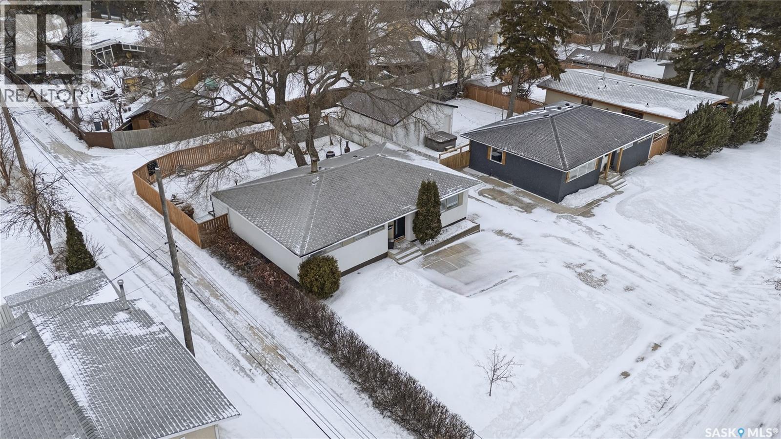 2 Ling Street, Saskatoon, SK - Outdoor